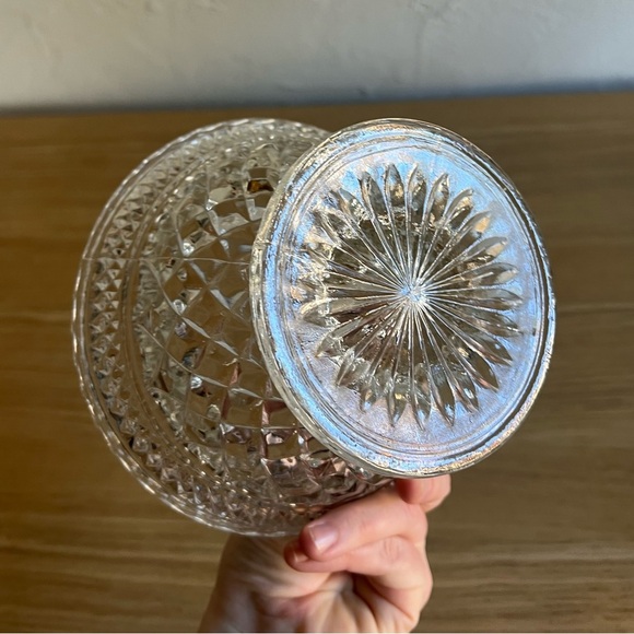 Vintage Depression Glass Wexford Bowl - MCM Candy Serving Bowl 1960s - Picture 8 of 8